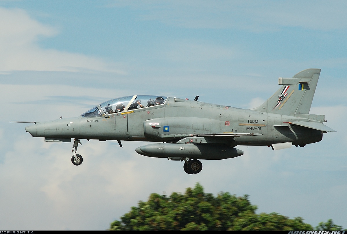 May bay quan su Malaysia mat tich hinh anh