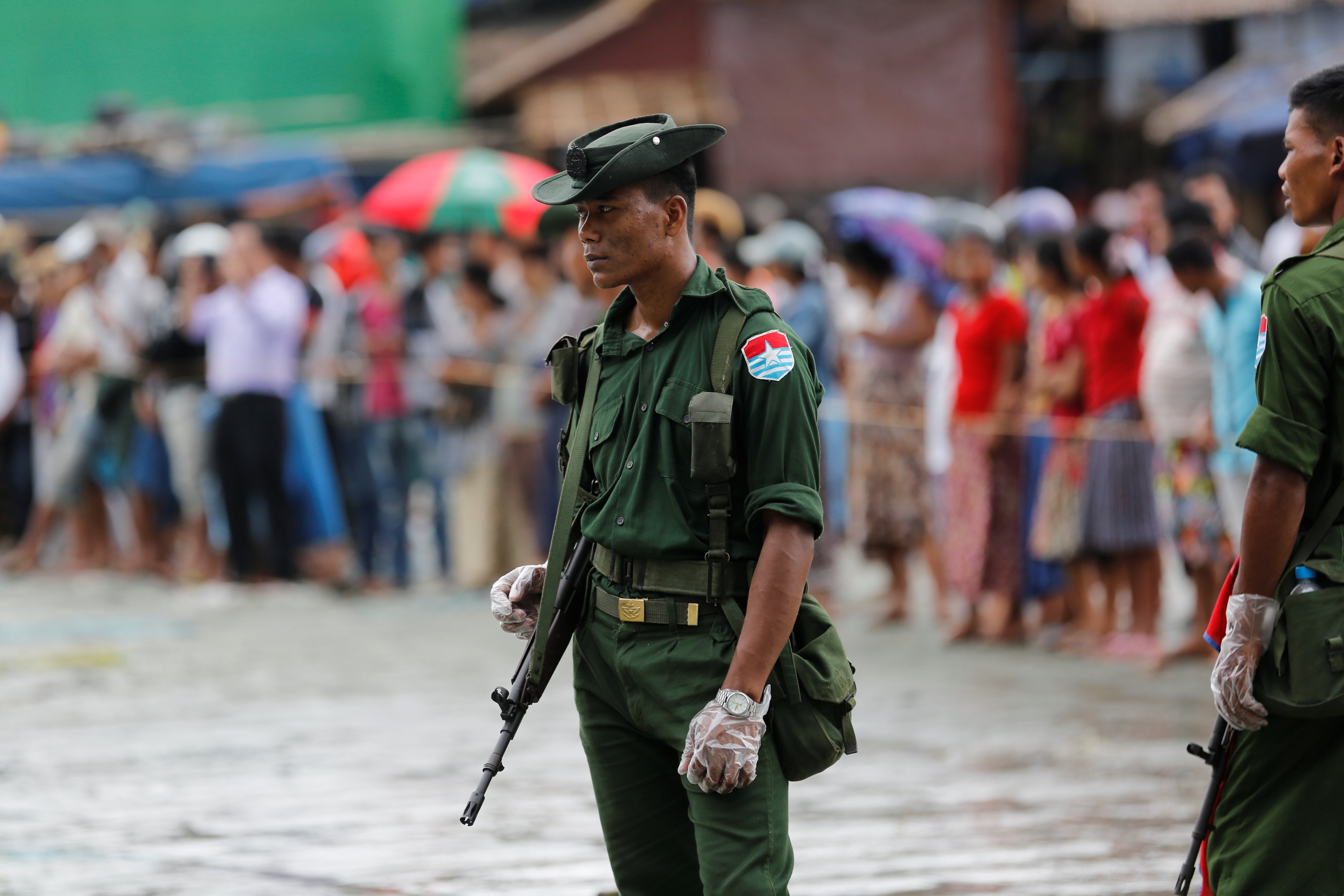 may bay roi o Myanmar anh 9
