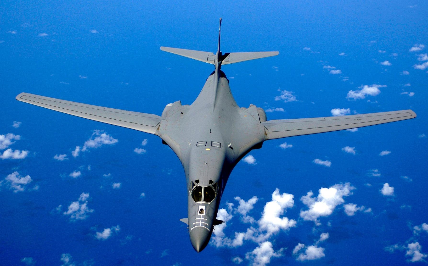 Oanh tac co My bay huan luyen tren Bien Dong hinh anh