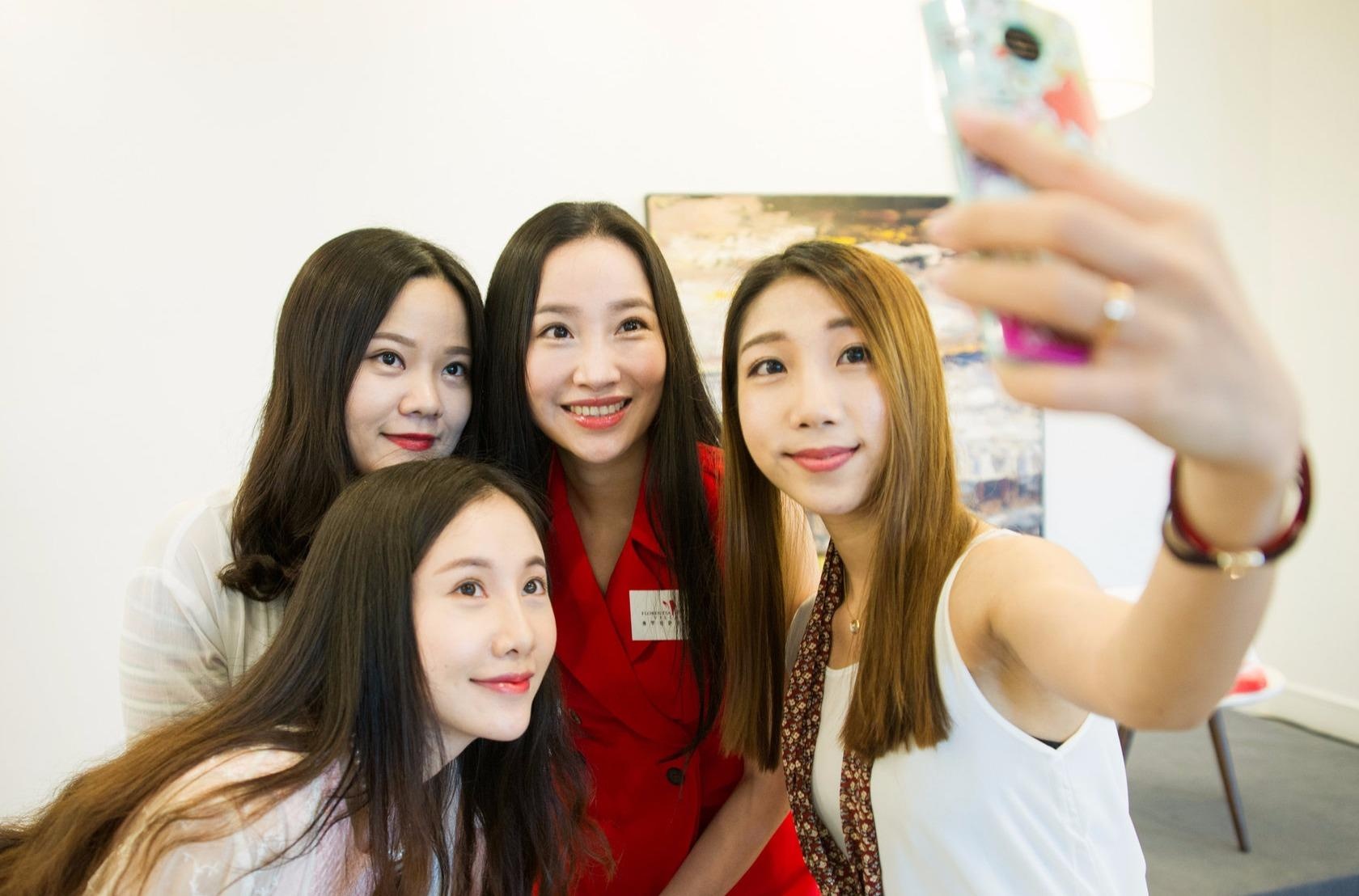 Phu nu Trung Quoc nho quan su tinh yeu online 'giai e' hinh anh