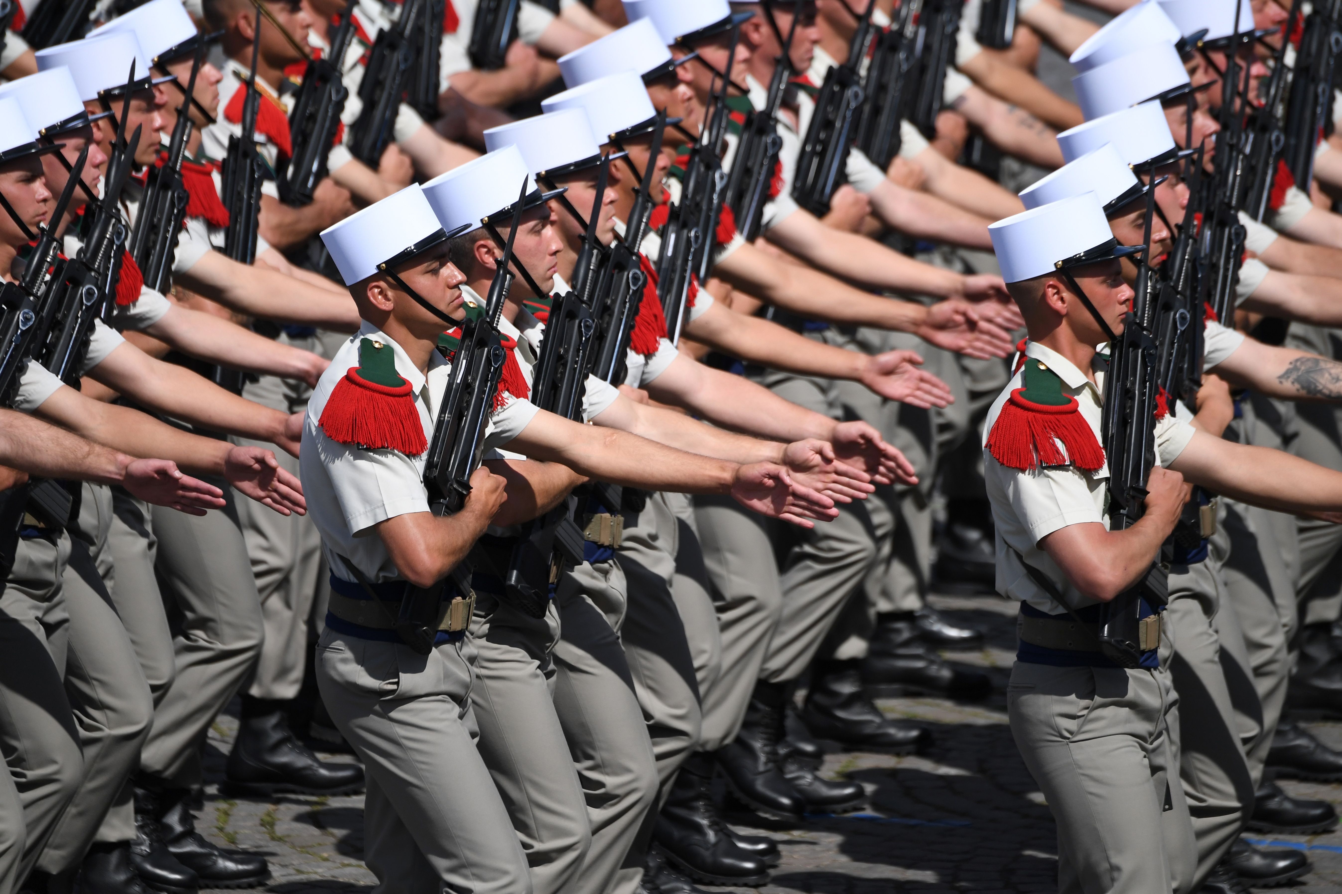 dieu binh quoc khanh Phap anh 12