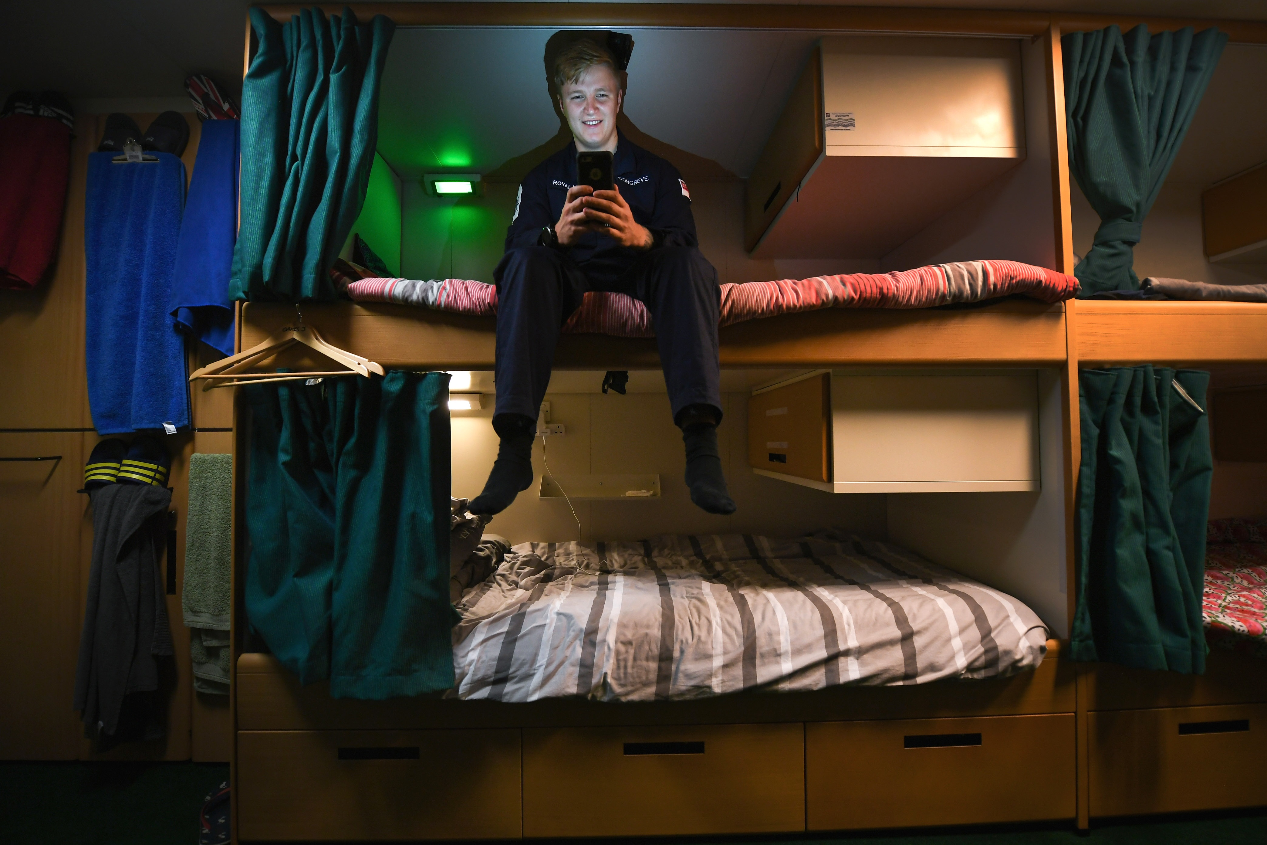 tau san bay lon nhat nuoc Anh anh 8