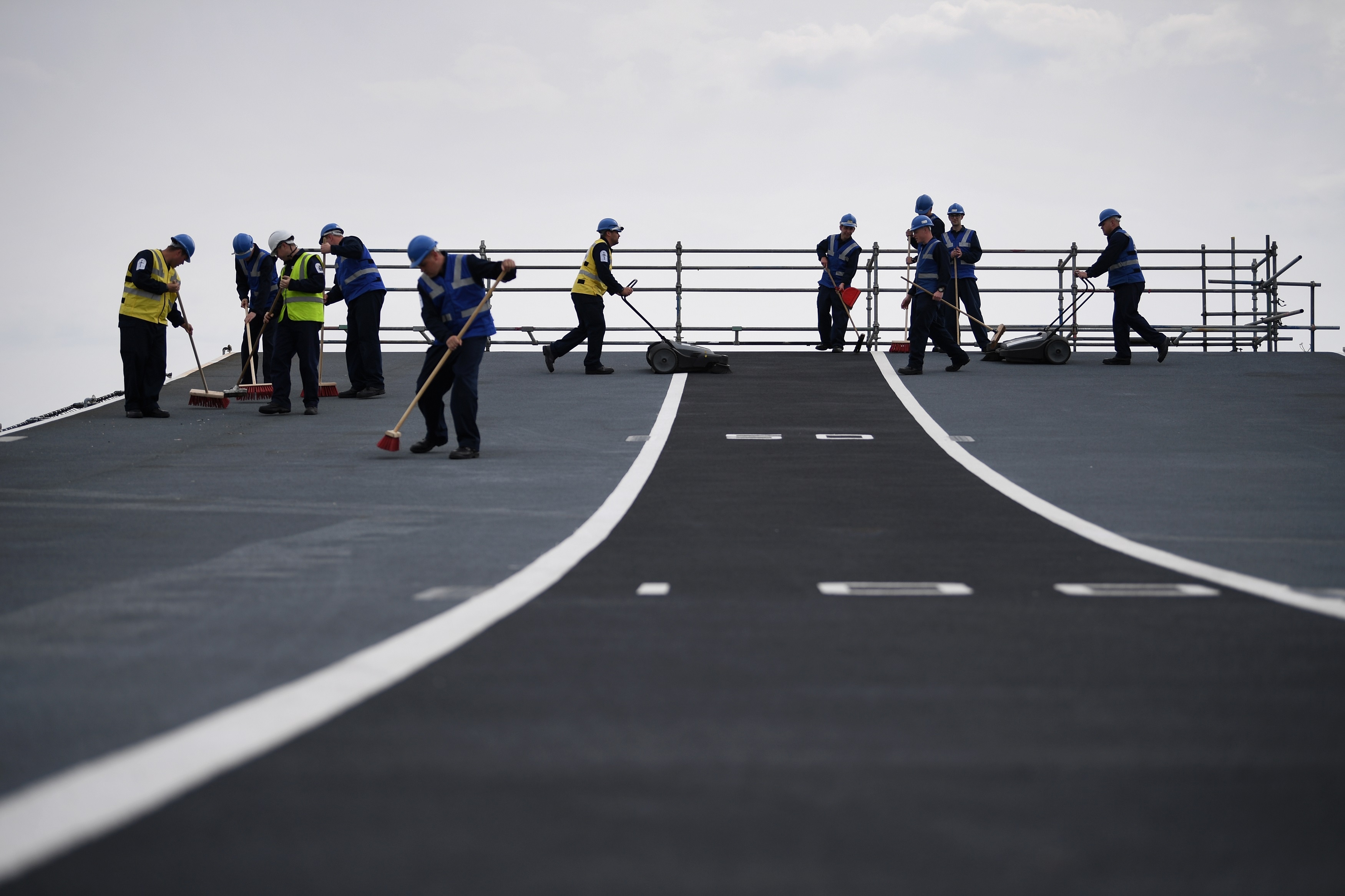 tau san bay lon nhat nuoc Anh anh 7