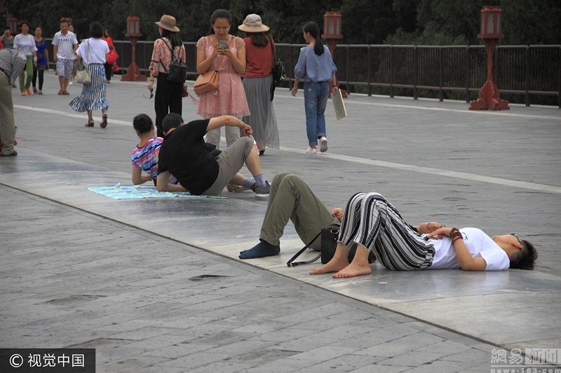 dan Trung Quoc nam chua benh o Thien Dan anh 6