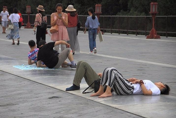 Dan Trung Quoc do ve dan te troi o Bac Kinh de chua benh hinh anh