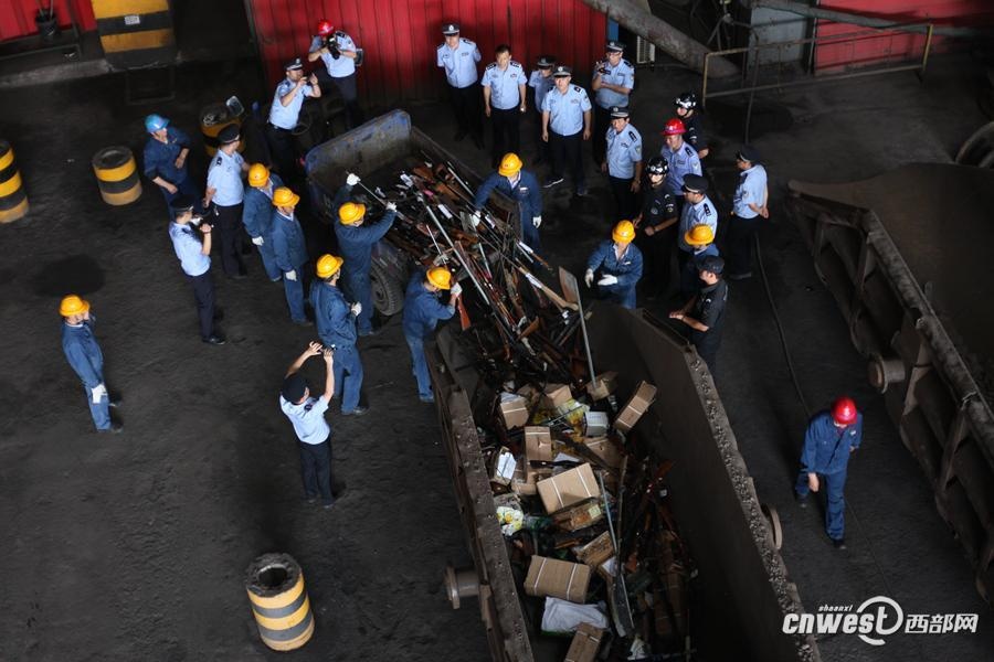 Trung Quoc tieu huy vu khi anh 6