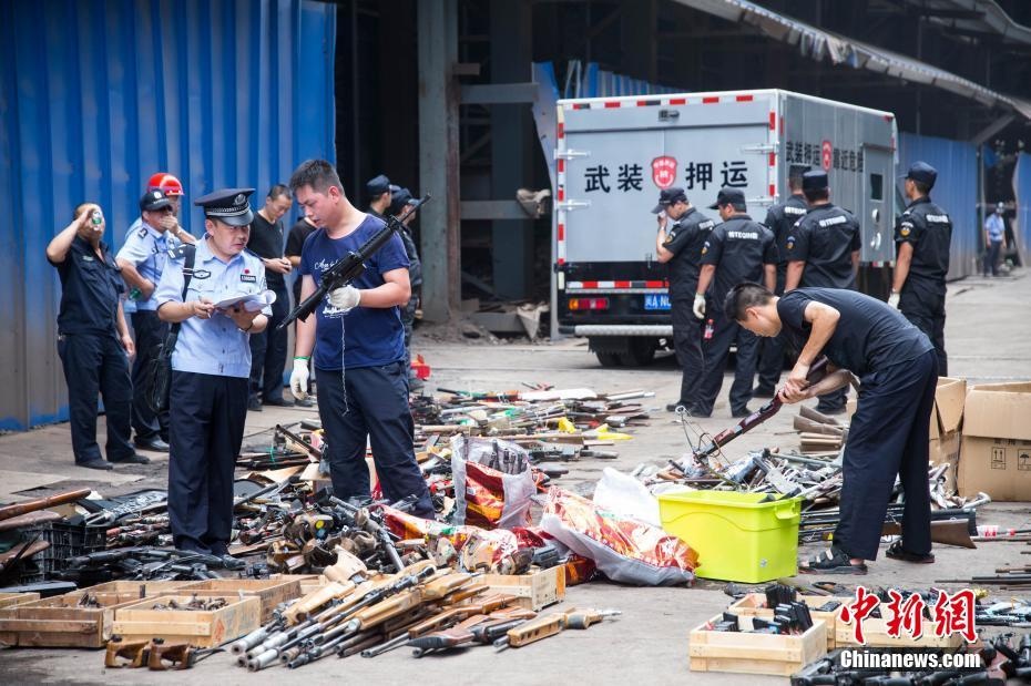 Trung Quoc tieu huy vu khi anh 3