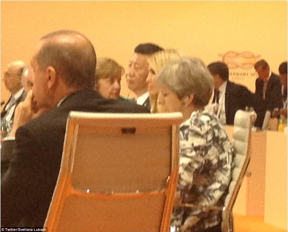 con gai Trump thay cha du hop anh 1