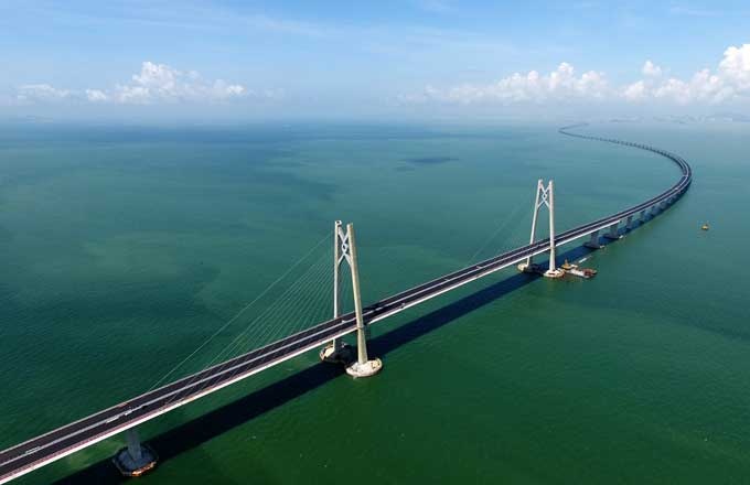 Cau vuot bien 'bang 60 thap Eiffel' o Trung Quoc hinh anh