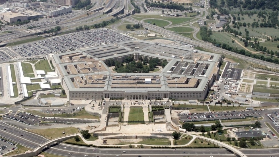 May bay Nga 'tham thinh' Lau Nam Goc, My danh de yen hinh anh