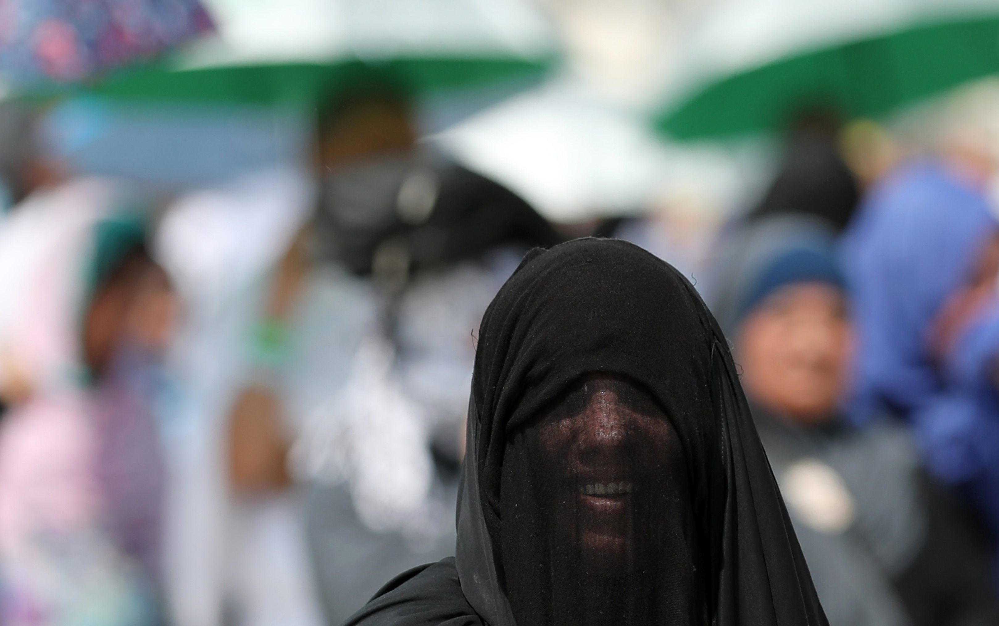 Hai trieu nguoi Hoi giao buoc vao nghi le 'nem da quy du' o Mecca hinh anh