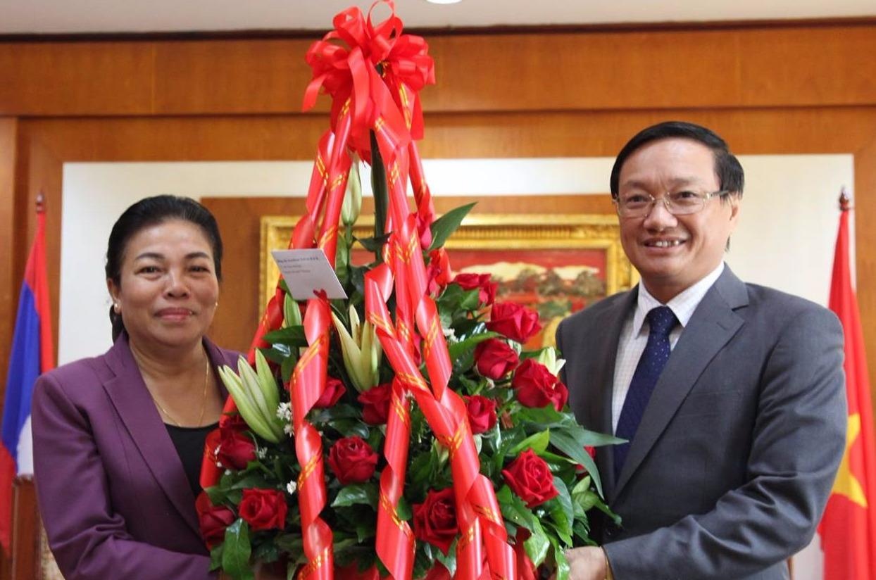 Ron rang ngay Quoc khanh Viet Nam o cac nuoc hinh anh