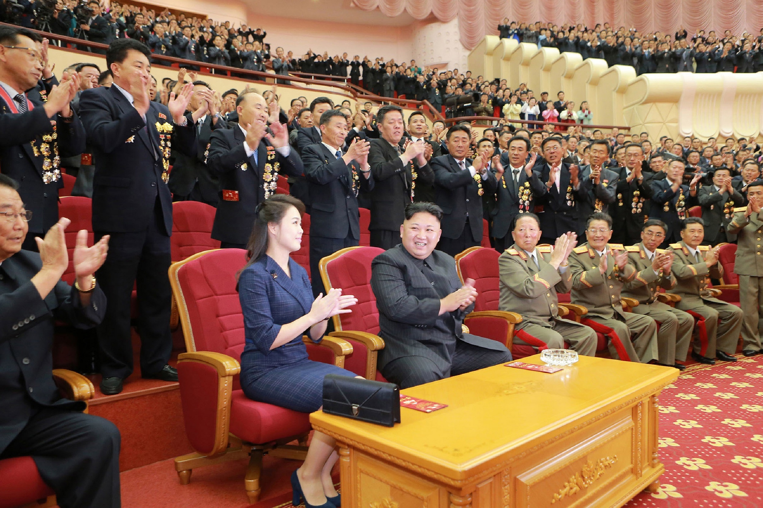 Trieu Tien an mung vu thu bom H anh 6