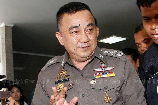 Lanh dao canh sat 'che cho' cho nghi can vu Yingluck bo tron hinh anh