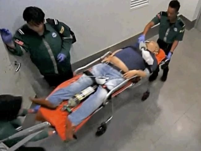 Nguoi nghi la Kim Jong Nam nam bat dong truoc khi chet hinh anh