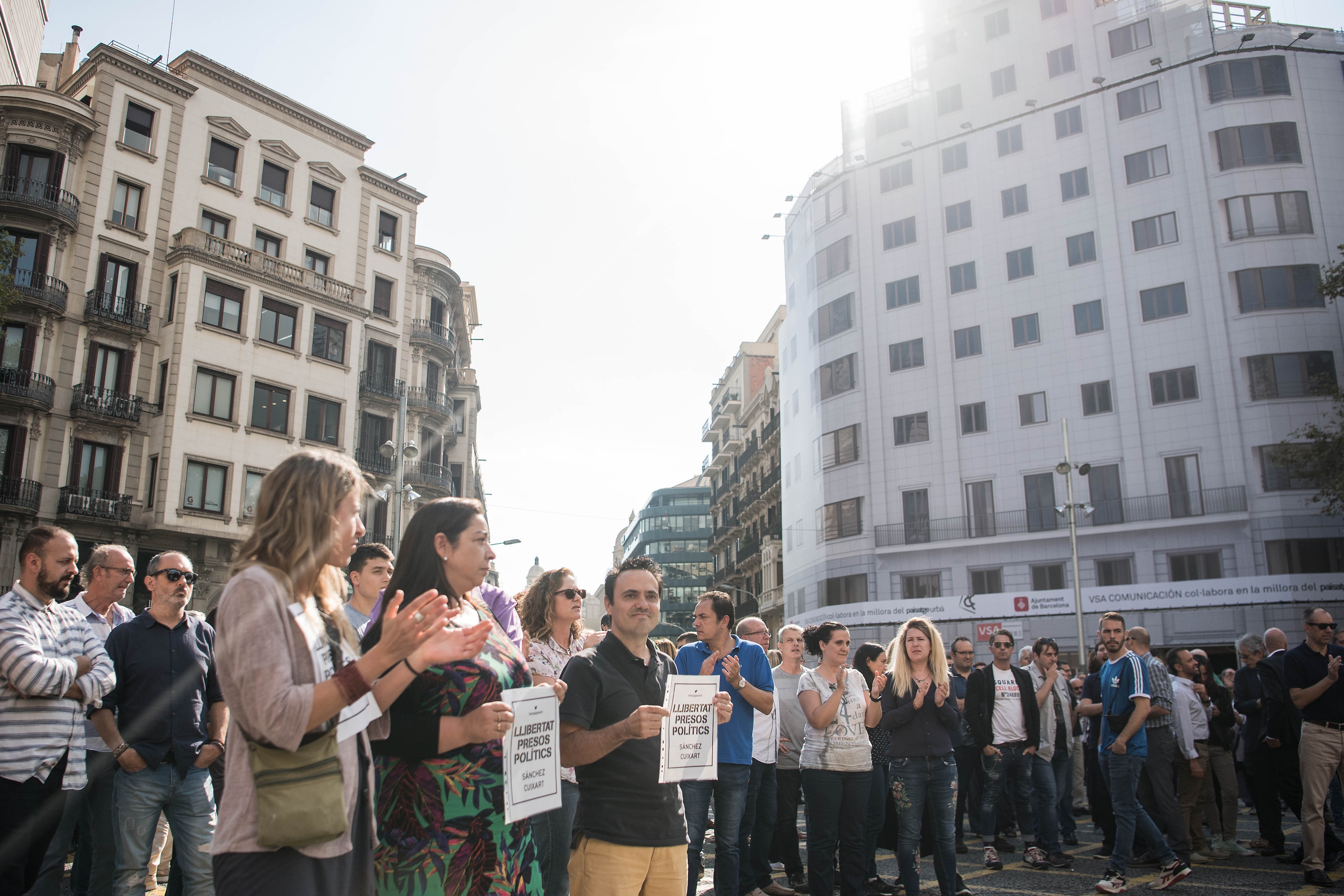 Catalonia bieu tinh vu bat giu lanh dao ly khai anh 2