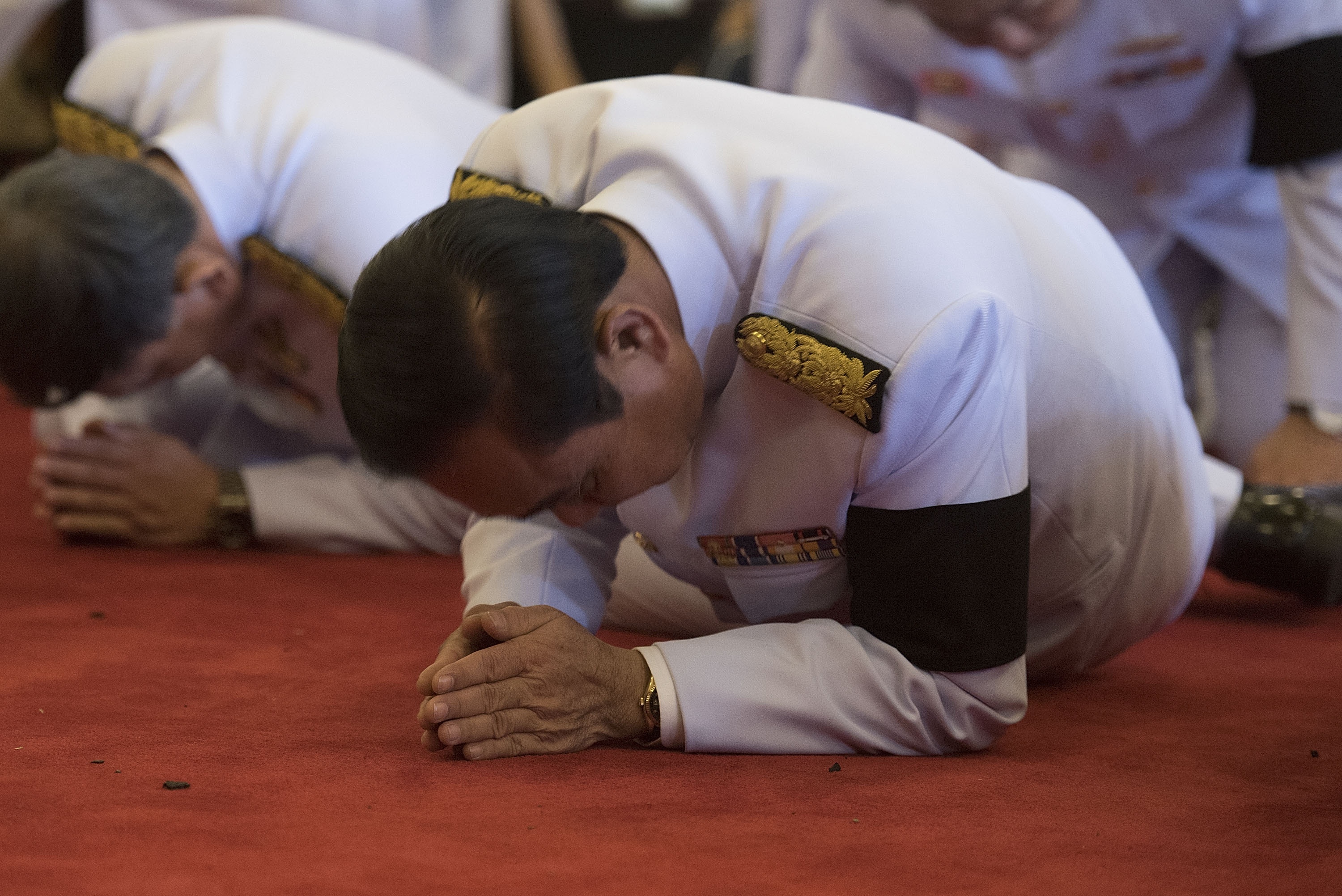 Thai Lan doi mat nhieu thach thuc sau tang le Vua Bhumibol hinh anh