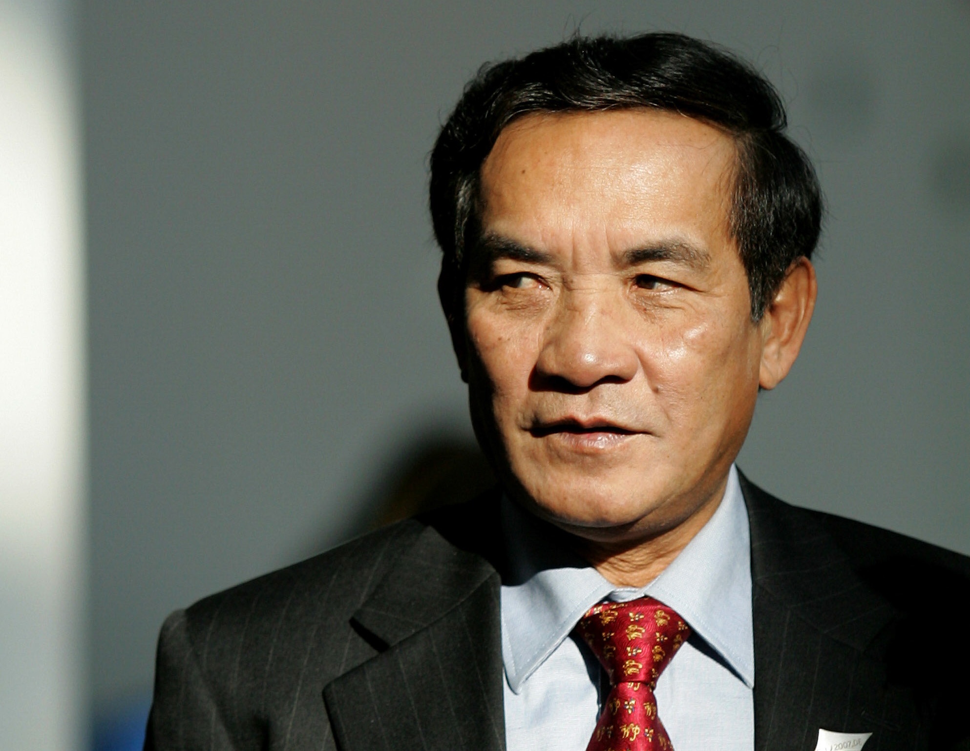 APEC 2006: Xu ly khong kheo, mot la phieu bo di la minh cung kho khan hinh anh