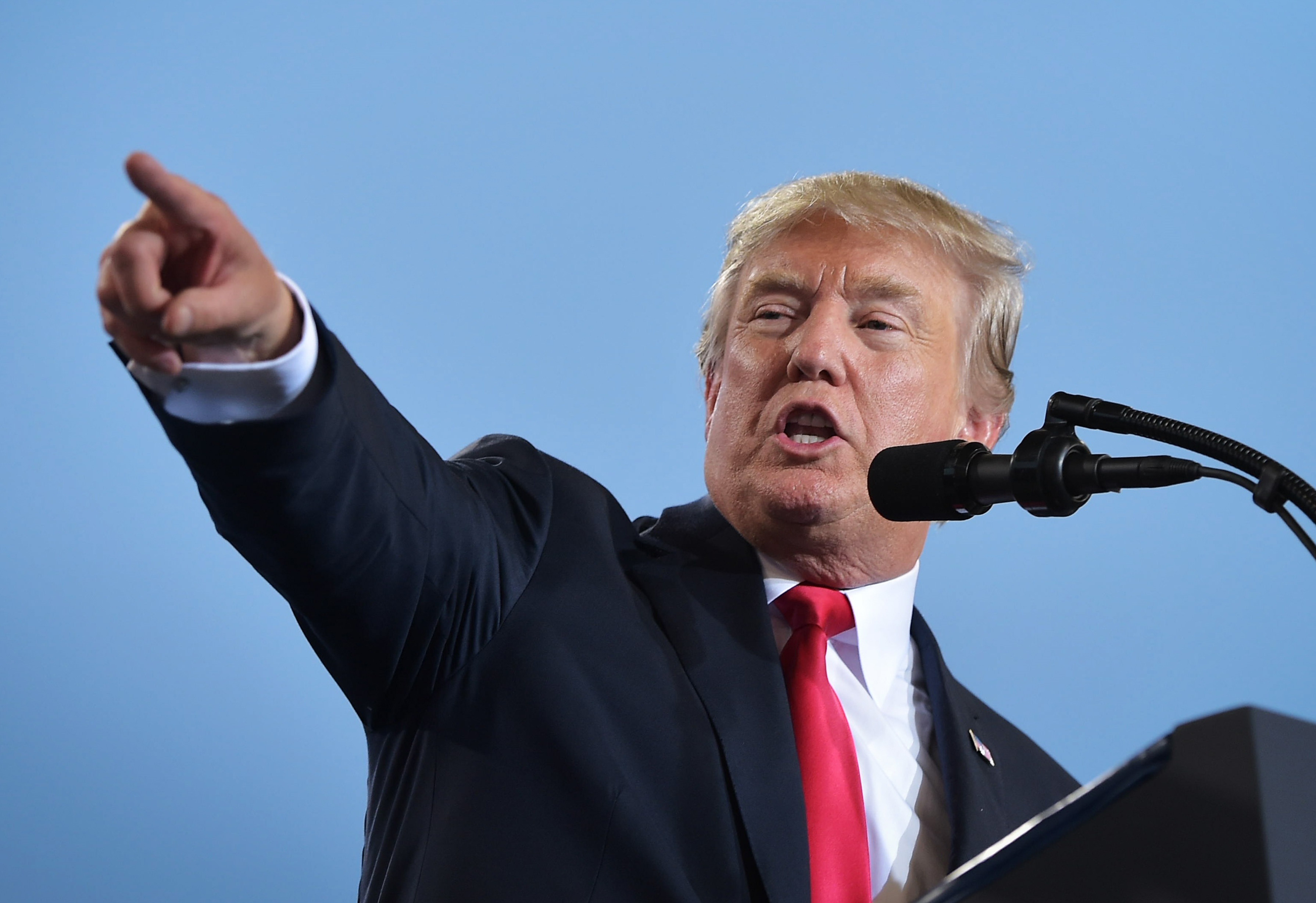 Trump: Toi chi noi con Bill Clinton lam dung phu nu hinh anh