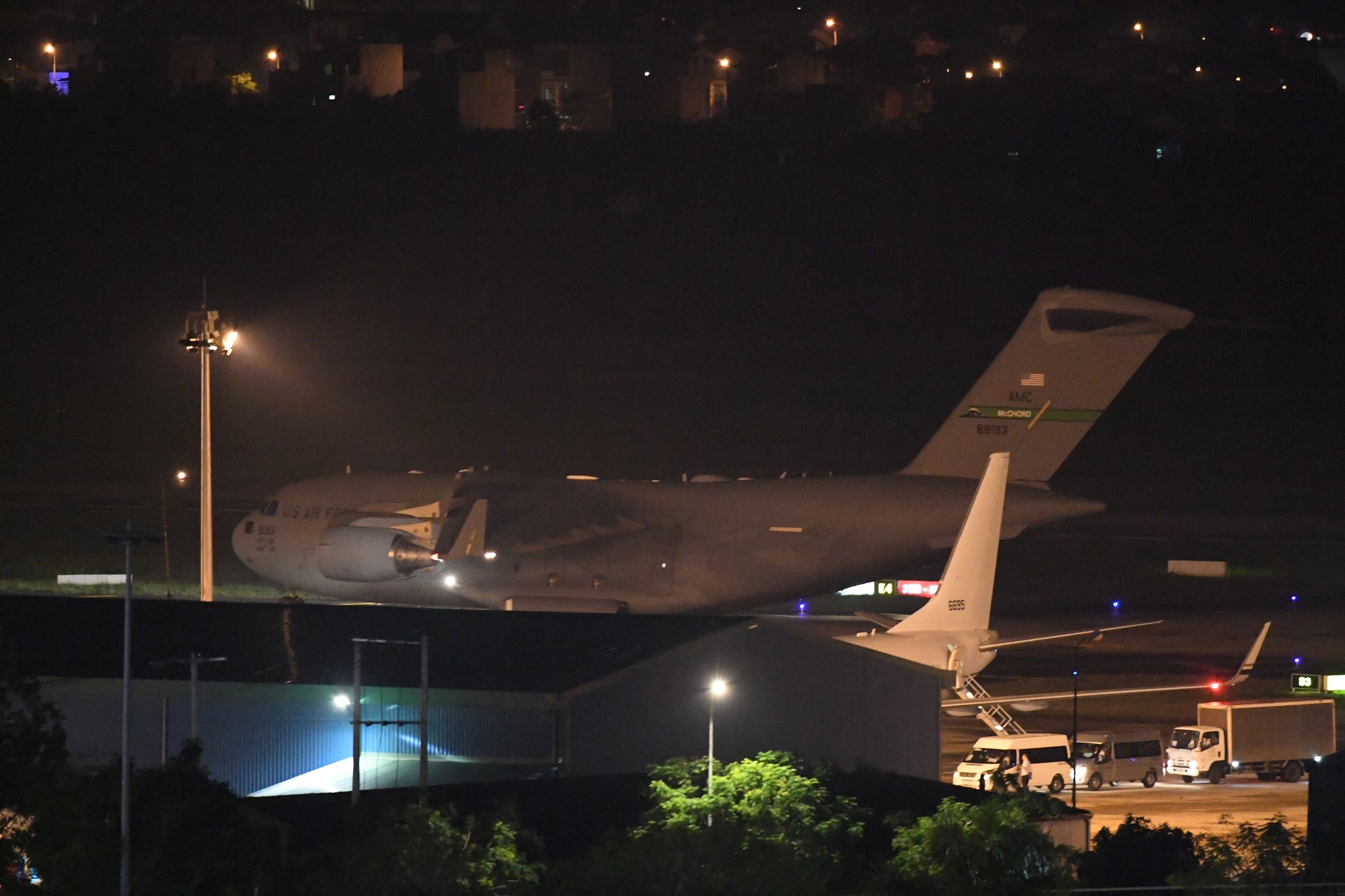 máy bay vận tải quân sự Mỹ đến Đà Nẵng ảnh 4 may bay van tai quan su My den Da Nang anh 4