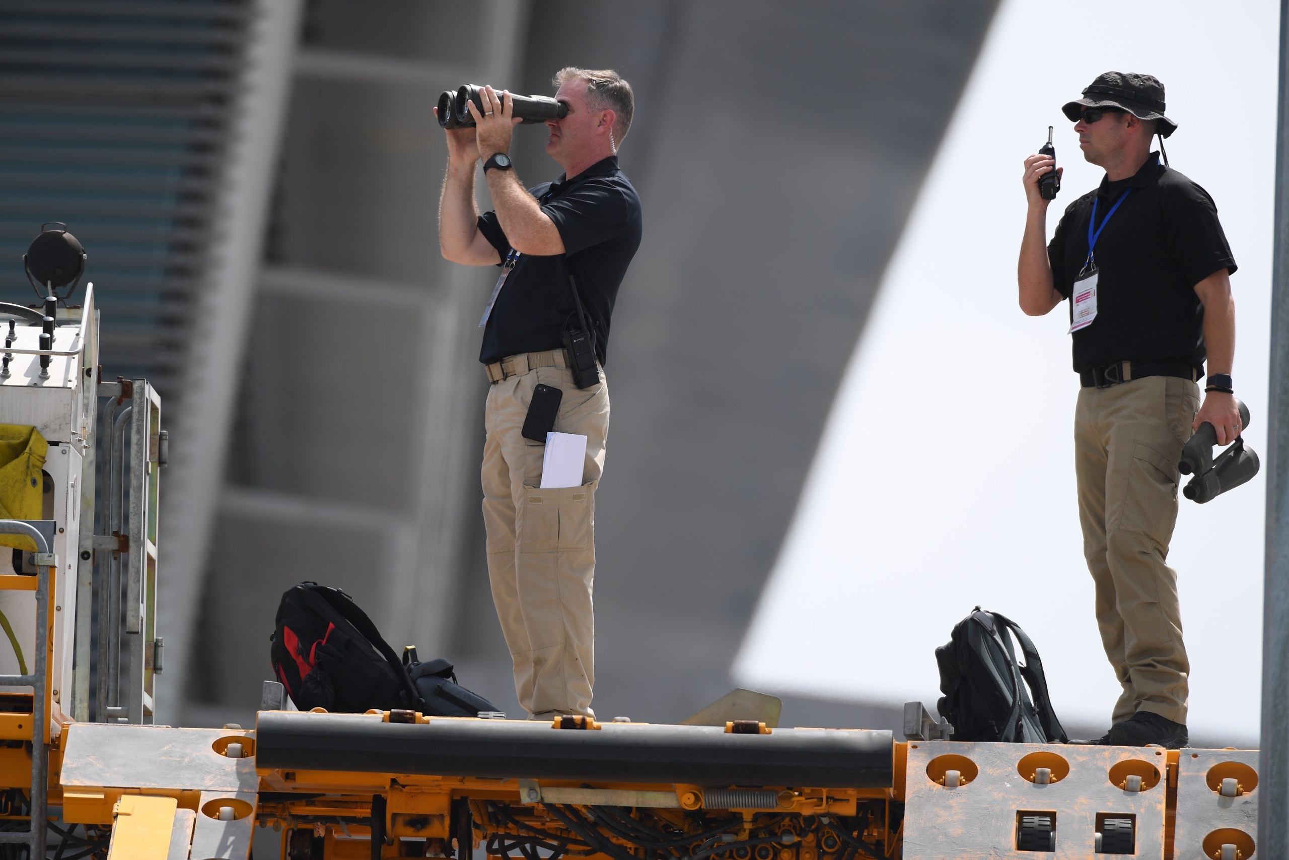 Mat vu My kiem tra san bay Da Nang tu diem cao truoc khi TT Trump den hinh anh