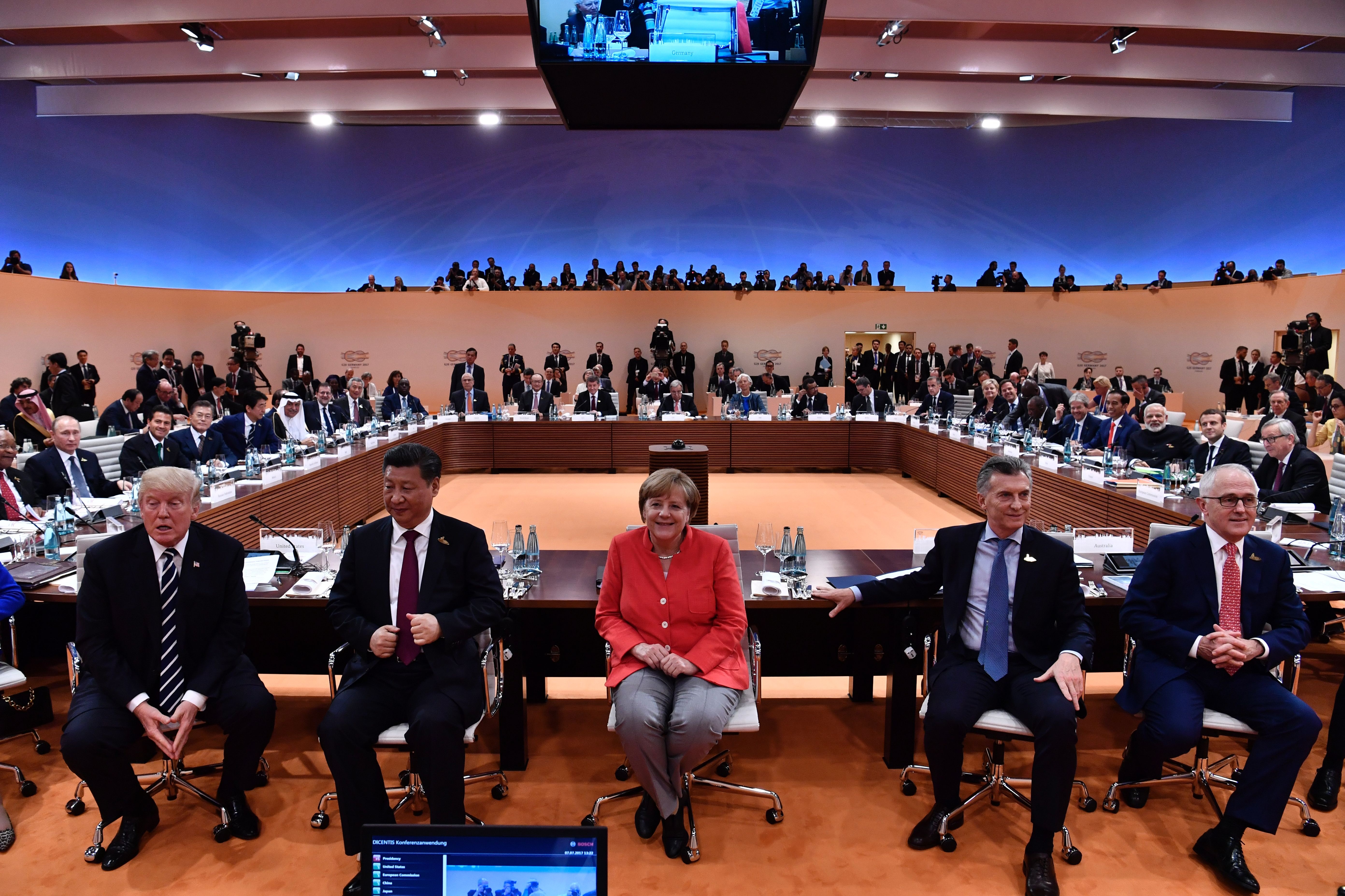 chuyen cong du cua Trump anh 8