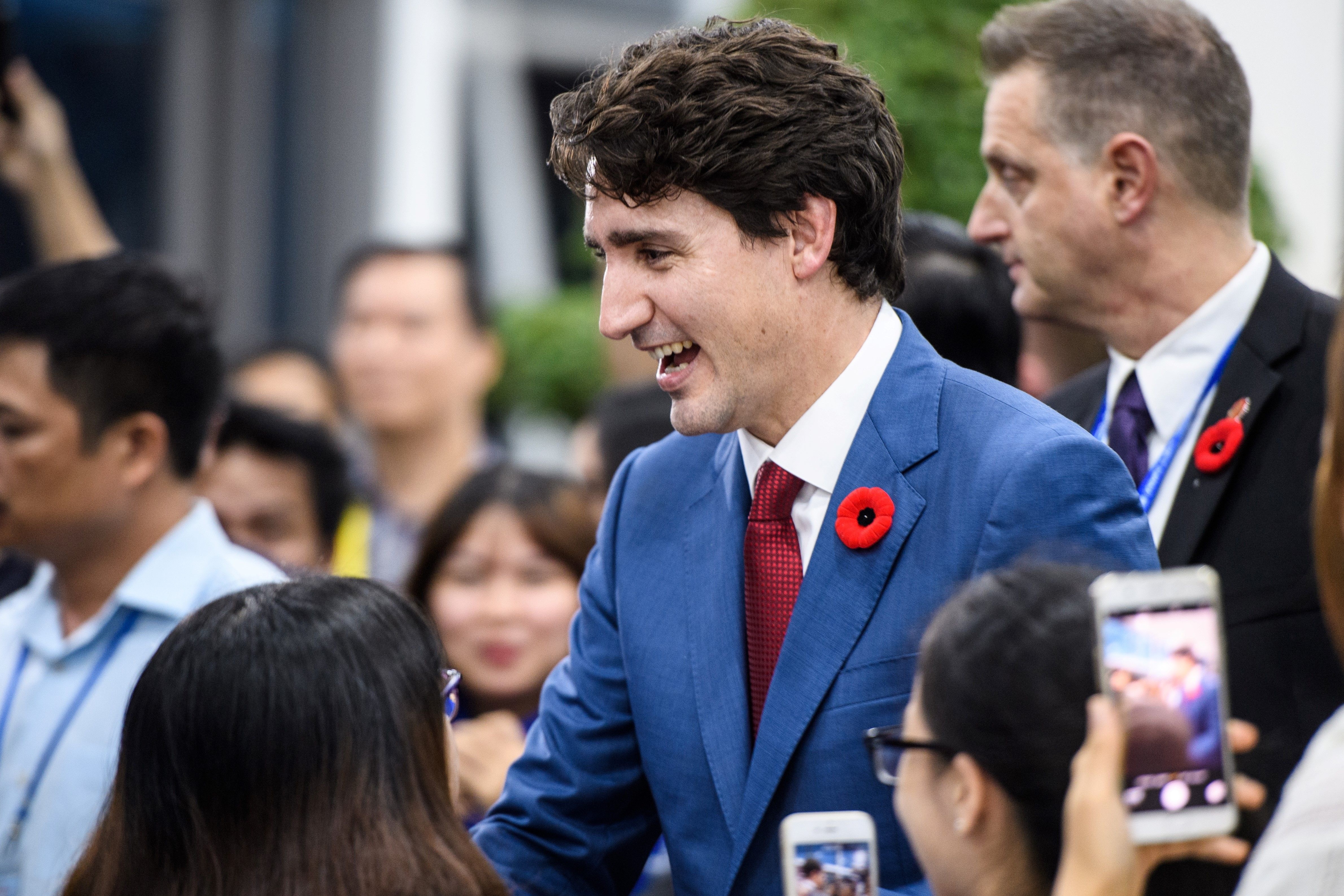 Thu tuong Trudeau da 'gay bao' o Viet Nam nhu the nao? hinh anh
