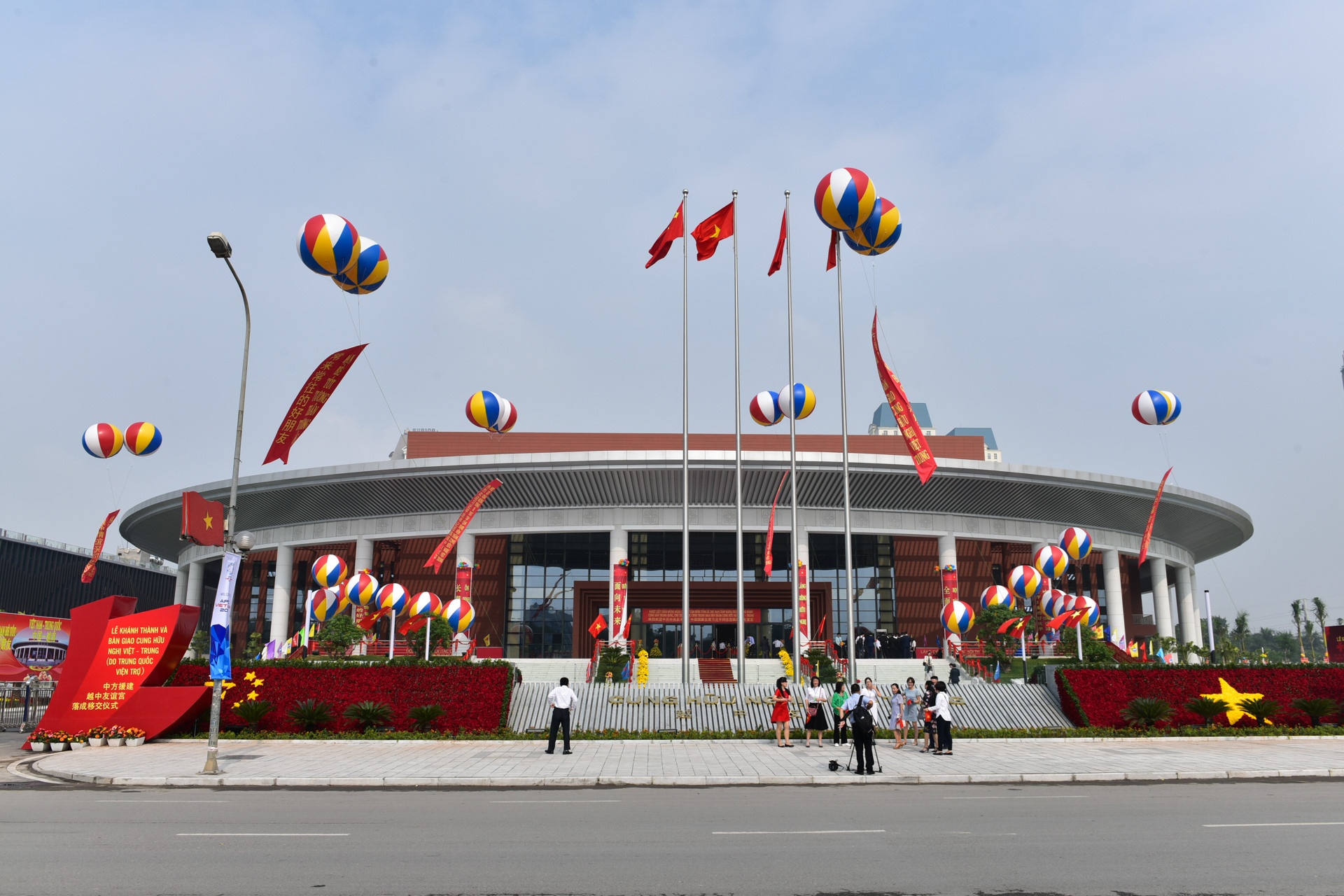 tap can binh tham viet nam anh 2