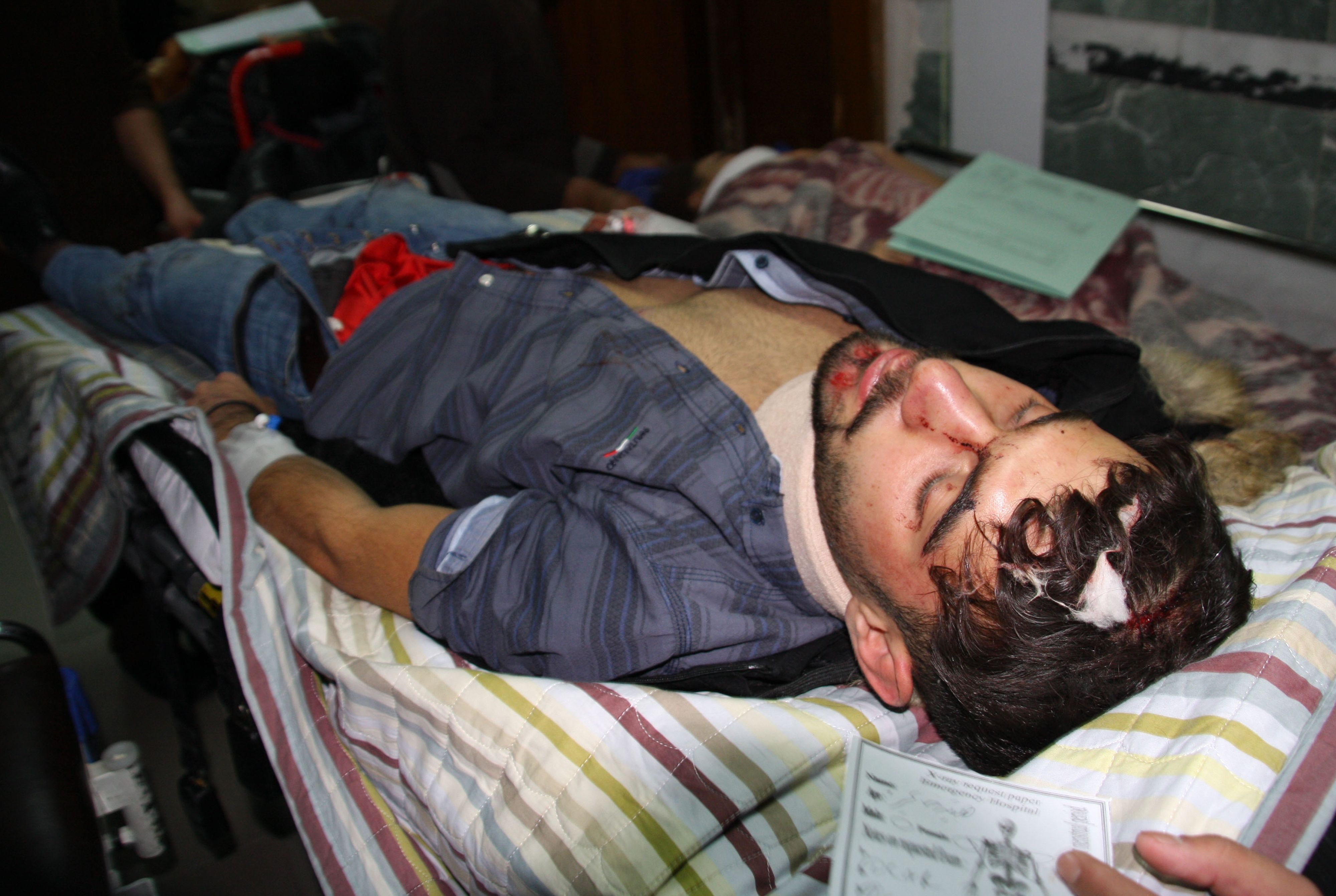 Hien truong dong dat manh o bien gioi Iran - Iraq hinh anh