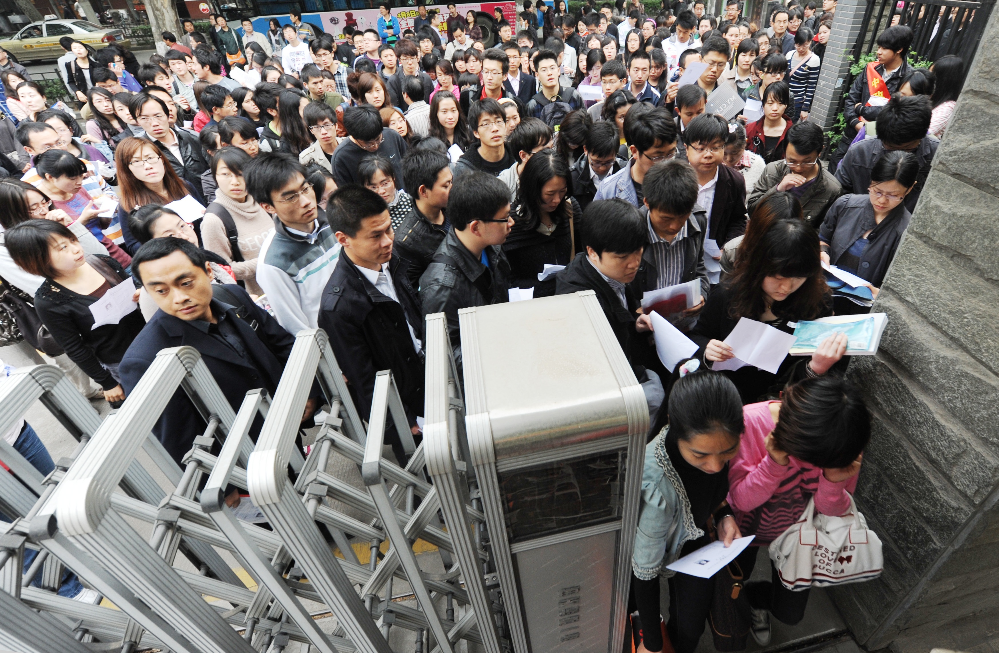 1,5 trieu nguoi va cuoc chien 'bat com sat' tai Trung Quoc hinh anh