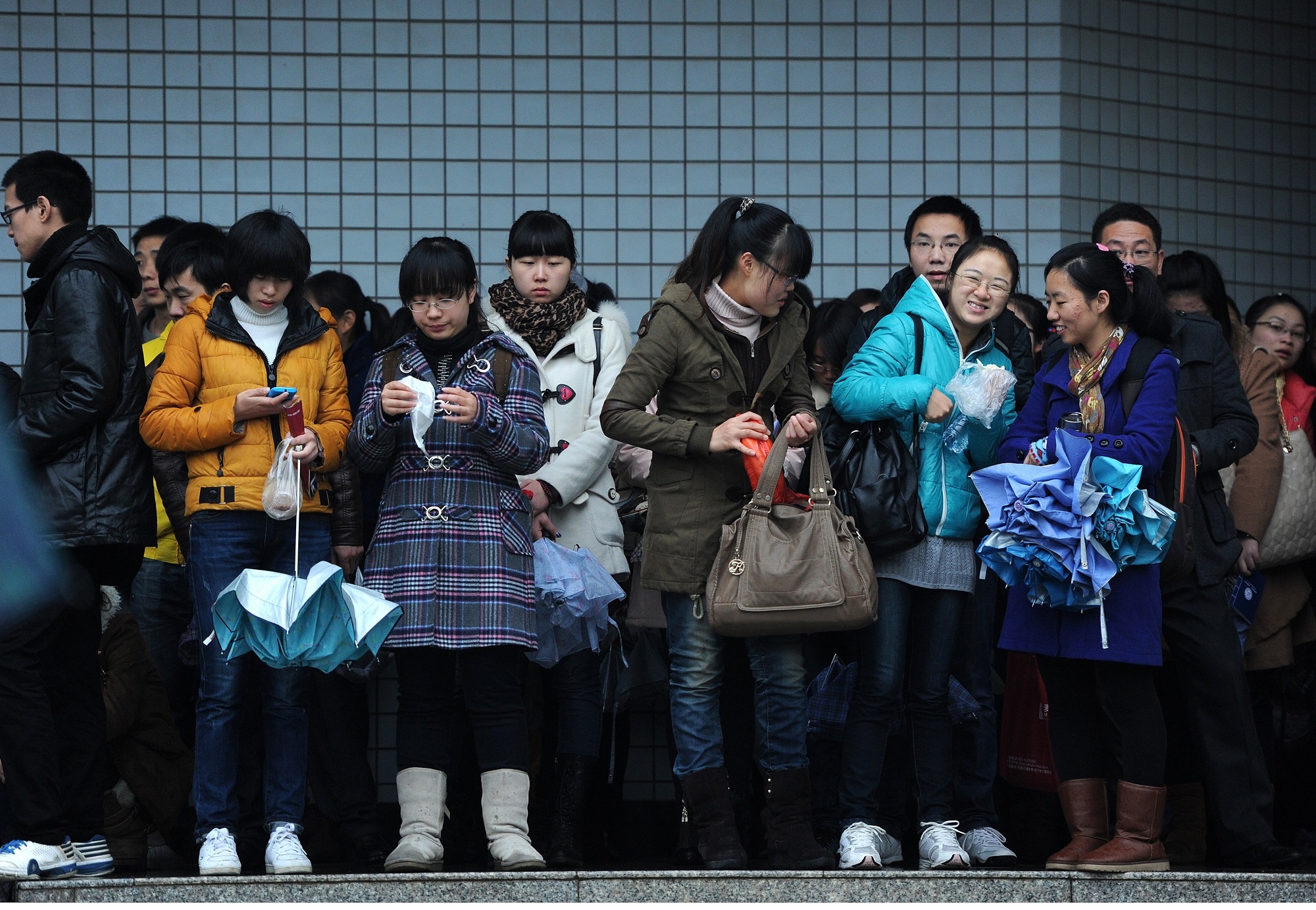 thi cong chuc tai Trung Quoc anh 10