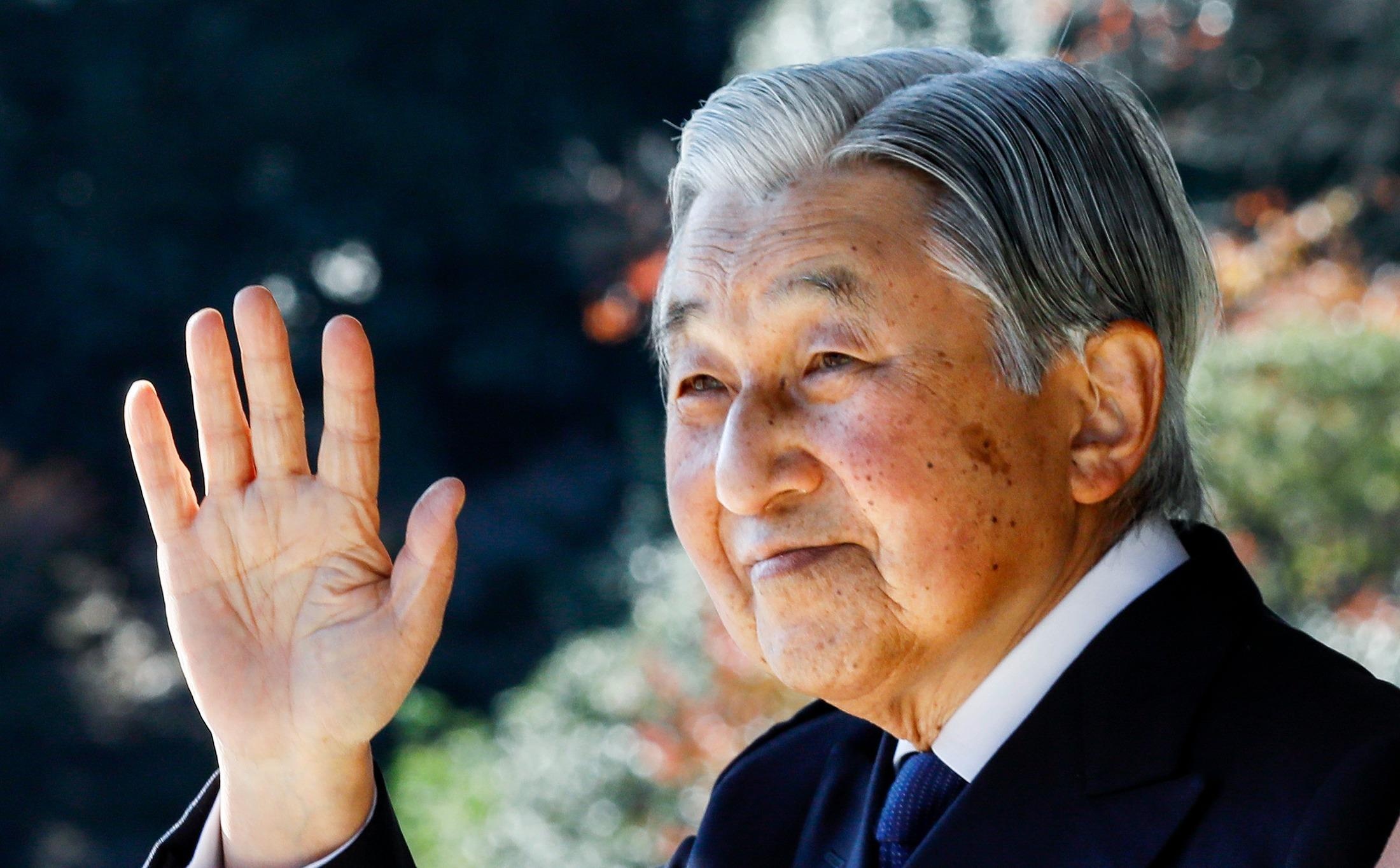 Nhat hoang Akihito se thoai vi trong nam 2019 hinh anh