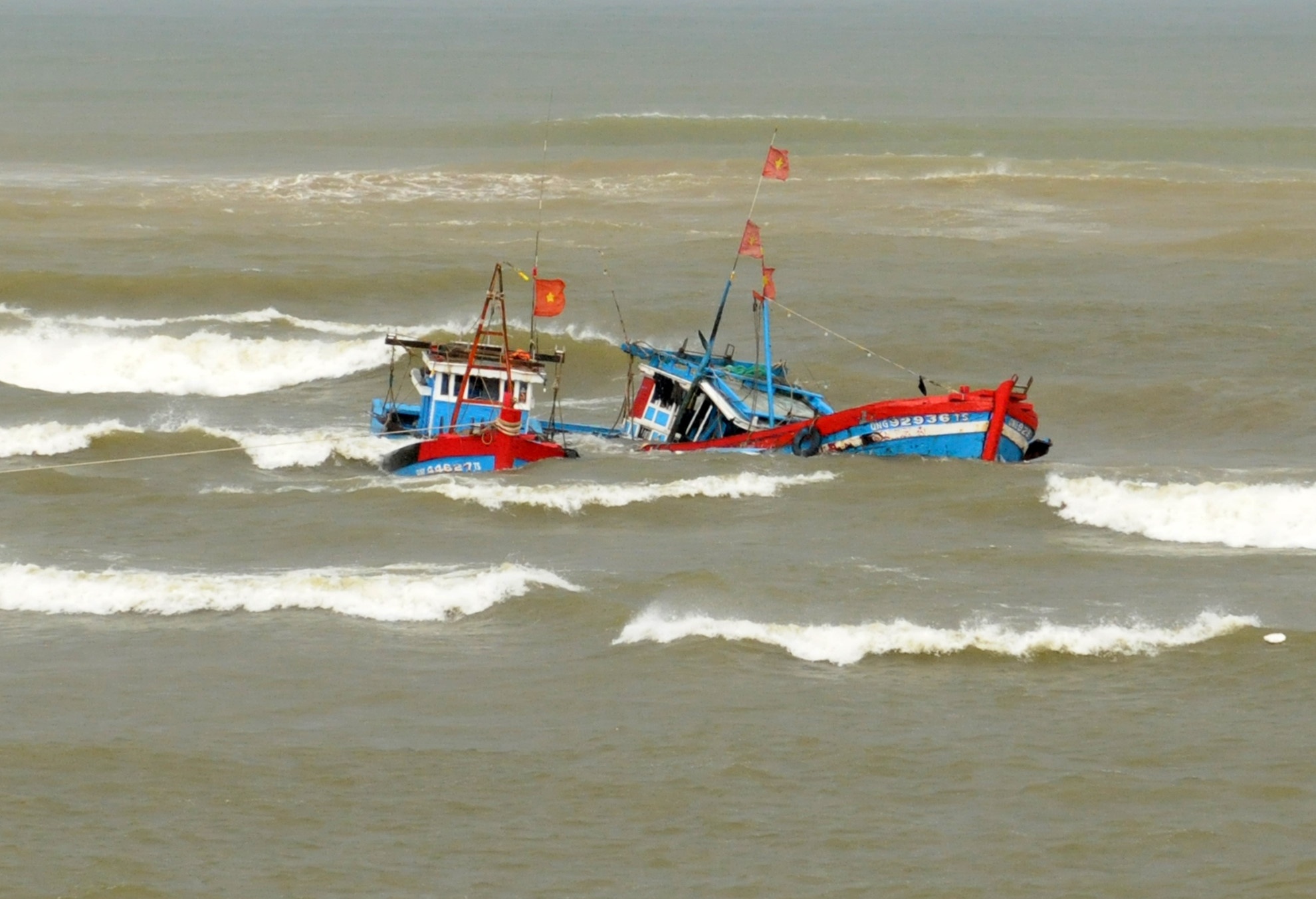 Viet-Trung dam phan vong 10 ve cac linh vuc it nhay cam tren bien hinh anh