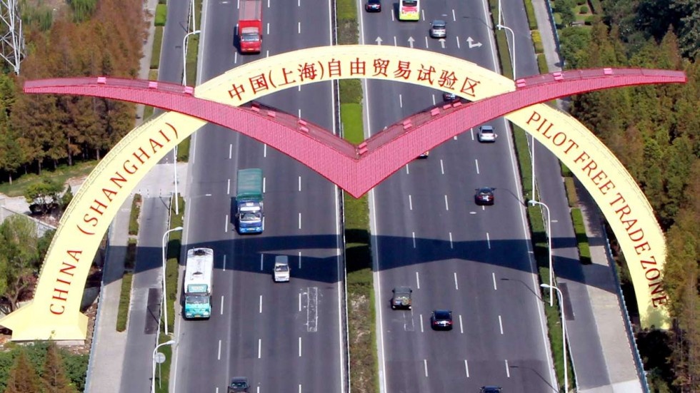 cang tu do thuong mai thuong hai anh 2