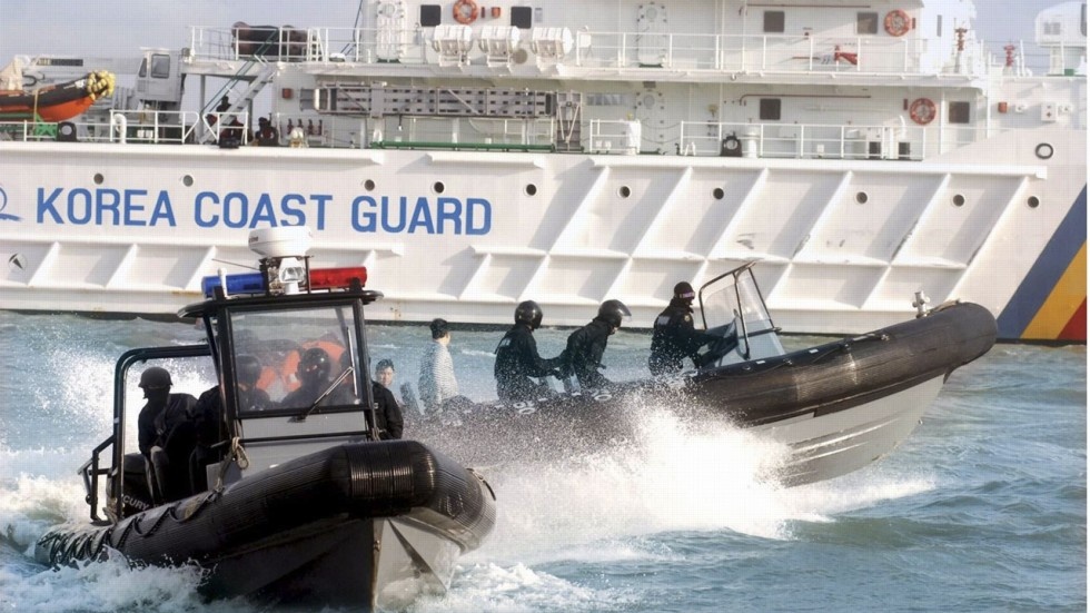 Han Quoc ban 249 phat dan canh cao tau ca Trung Quoc hinh anh