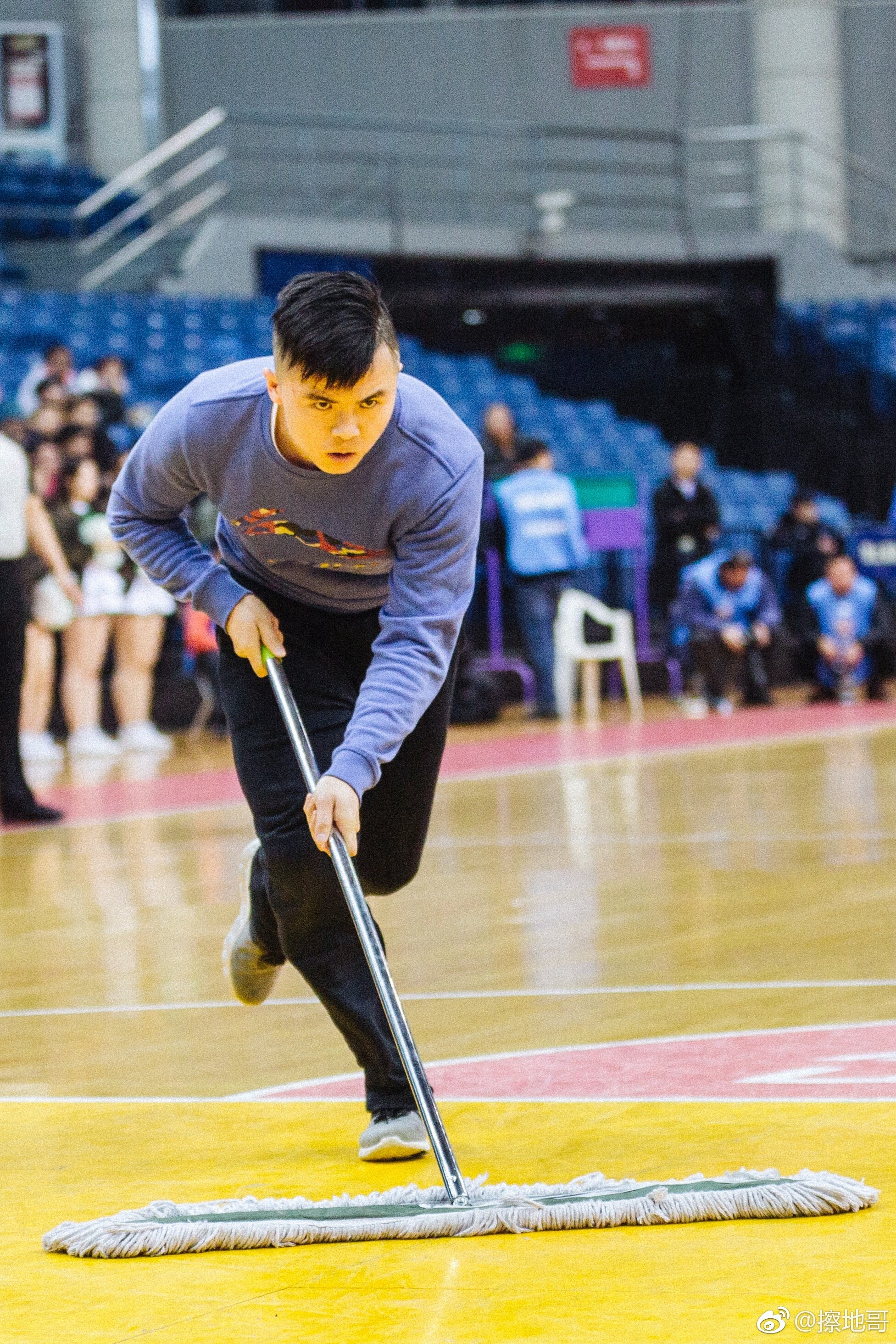 chang trai lau san trung quoc anh 3