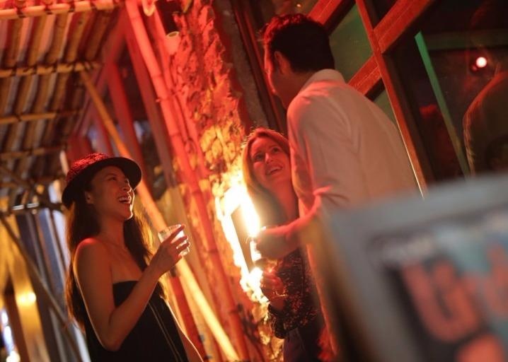 Valentine khac khoai: Phu nu 30 tuoi 'chua tung yeu' o Hong Kong hinh anh