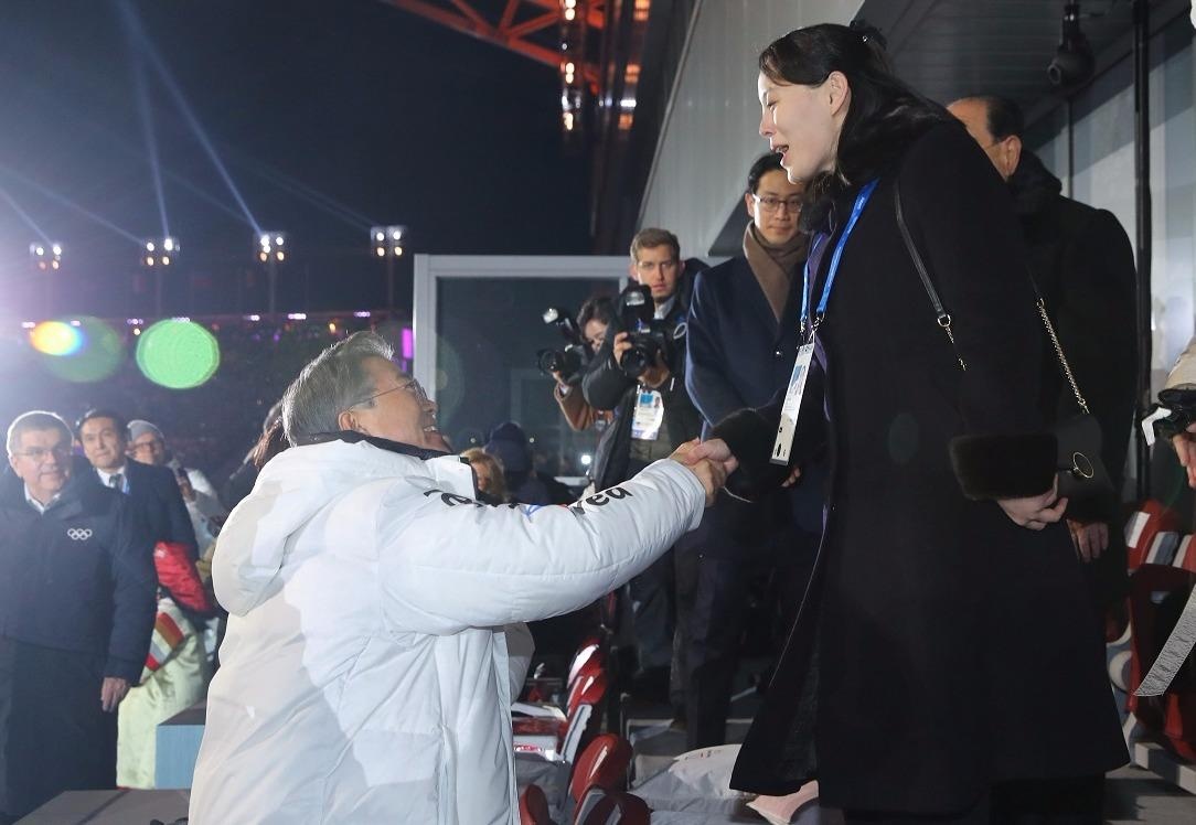 Cai bat tay lich su nua the ky Han - Trieu vao top anh tuan hinh anh