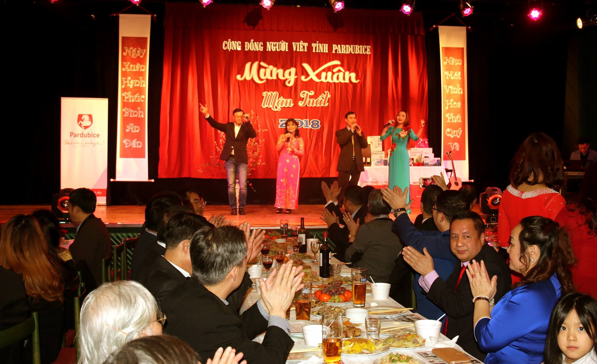 kieu bao don tet anh 10