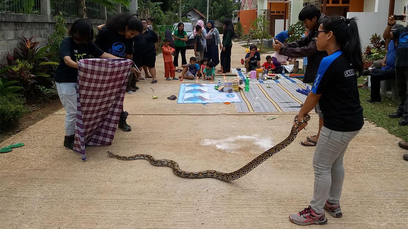 Sau Bangkok, den luot Jakarta song chung voi ran hinh anh