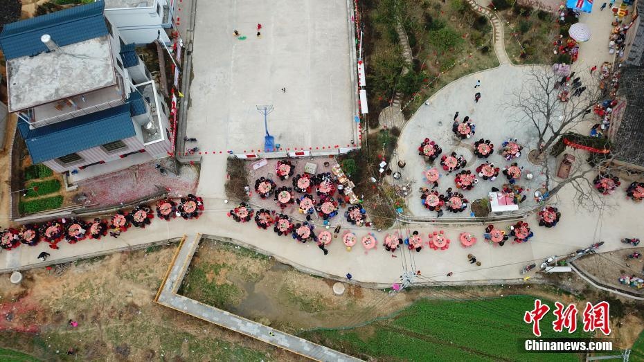 tiec mung nam moi o lang trung quoc anh 2