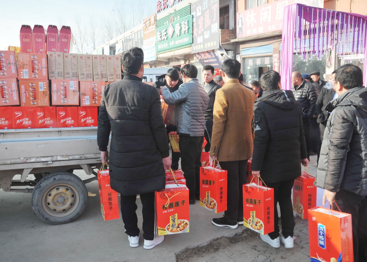 nha trai cho xe tai sinh le den nha gai anh 3