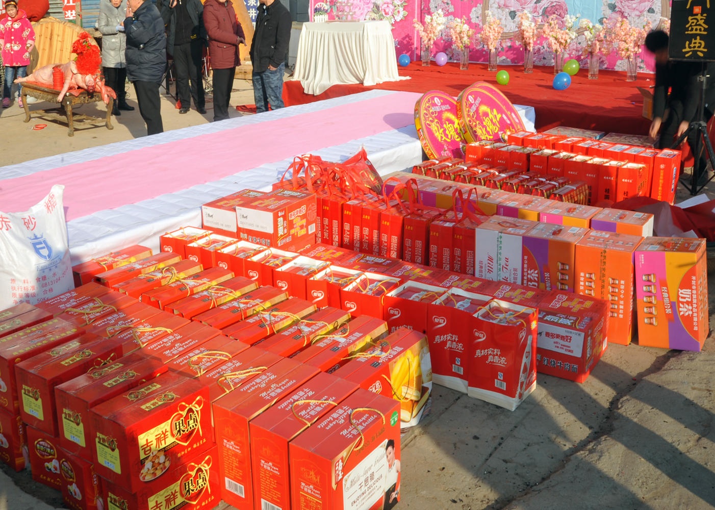 nha trai cho xe tai sinh le den nha gai anh 2