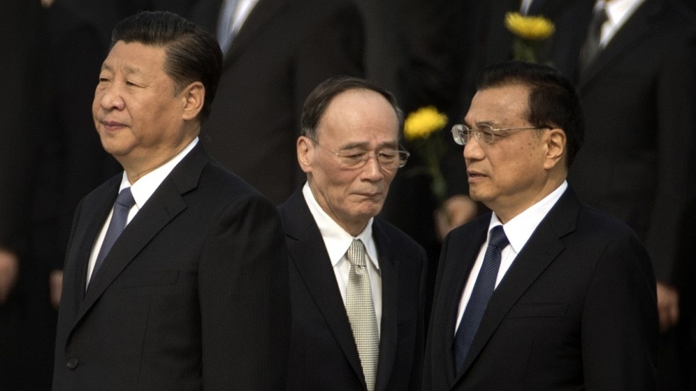 doi ngu co van doi ngoai cua tap can binh anh 1