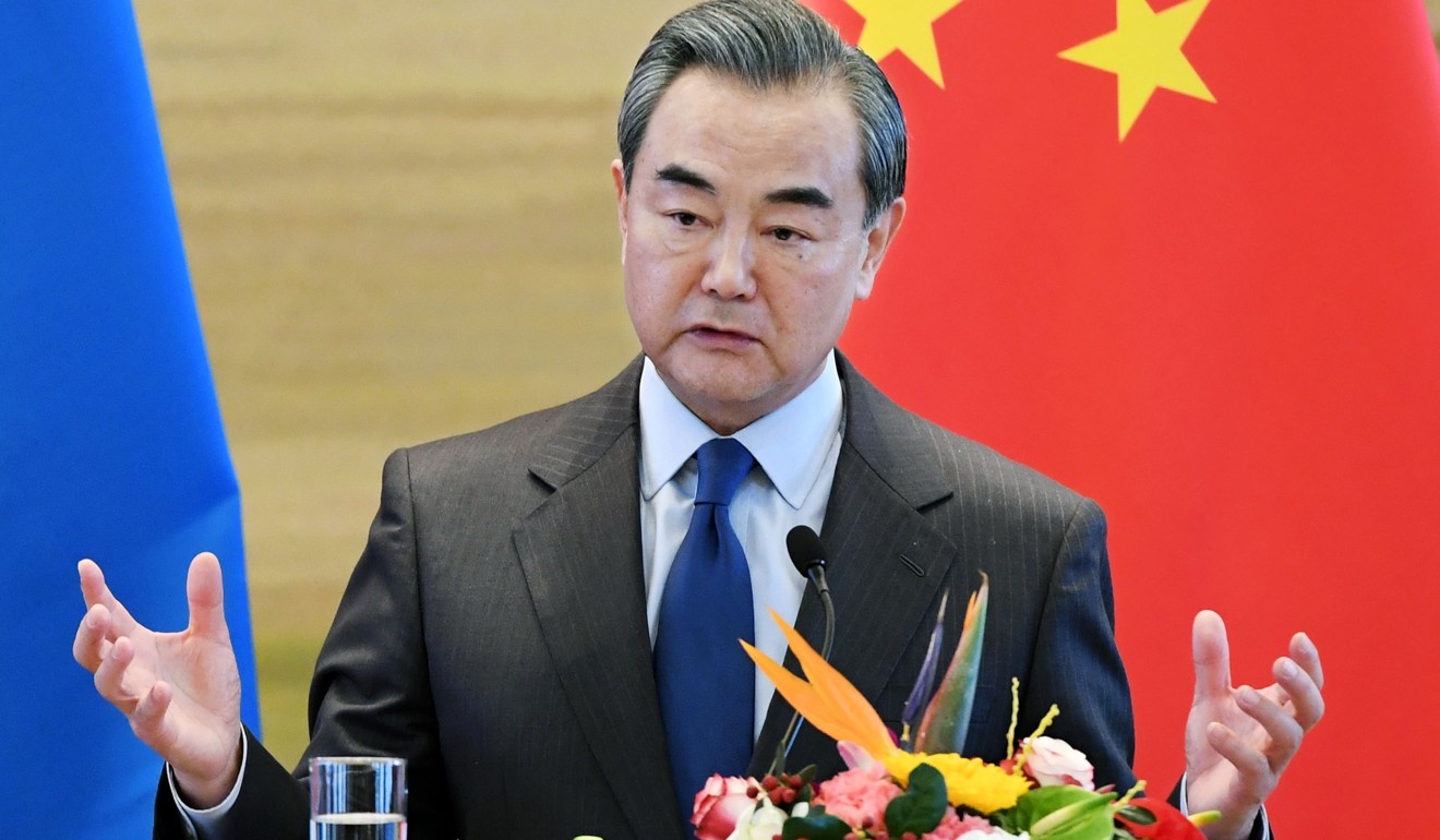 doi ngu co van doi ngoai cua tap can binh anh 2