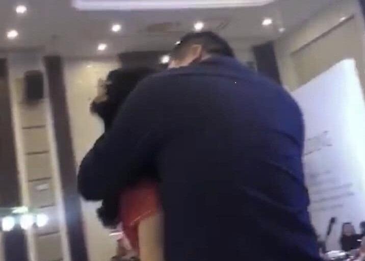 'Bo chong hon con dau' o TQ: Tap tuc hay suy doi dao duc? hinh anh