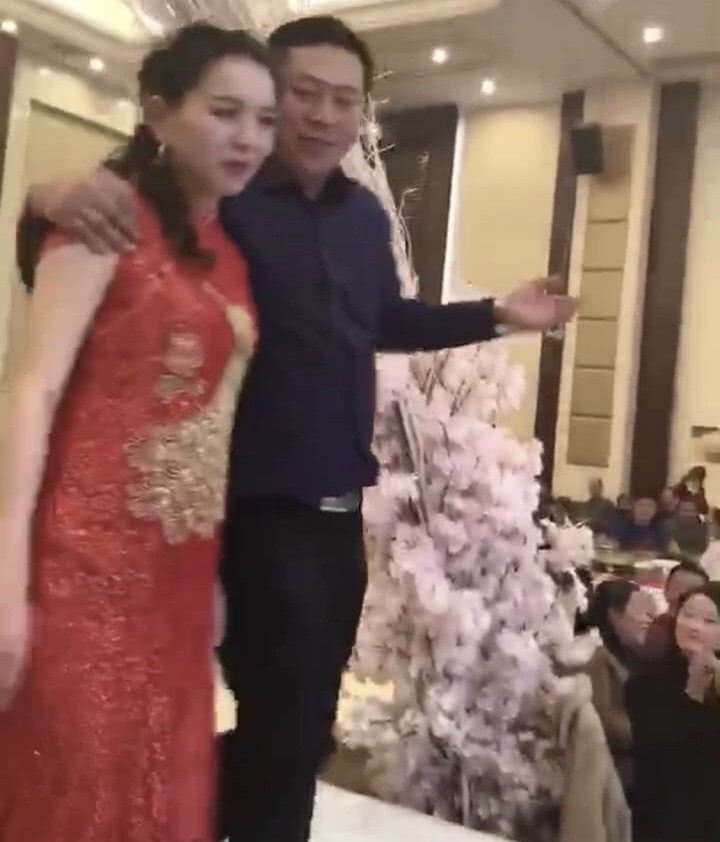 bố chồng hôn con dâu trung quốc ảnh 1 bo chong hon con dau trung quoc anh 1