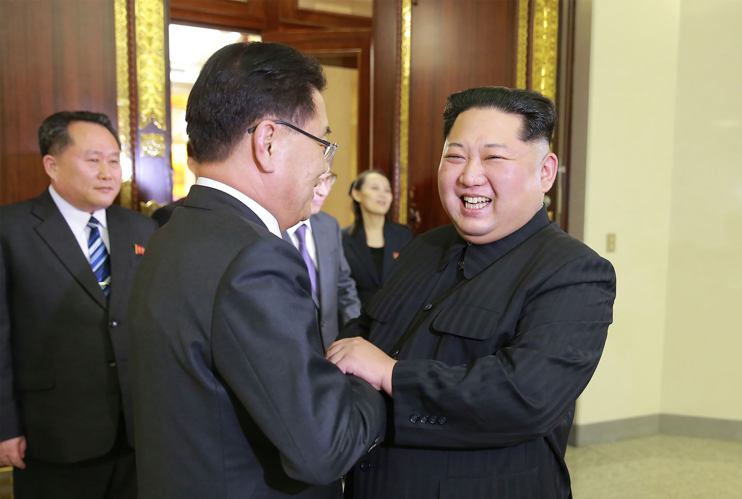 Kim Jong Un đùa cợt về bản thân ảnh 2 Kim Jong Un dua cot ve ban than anh 2