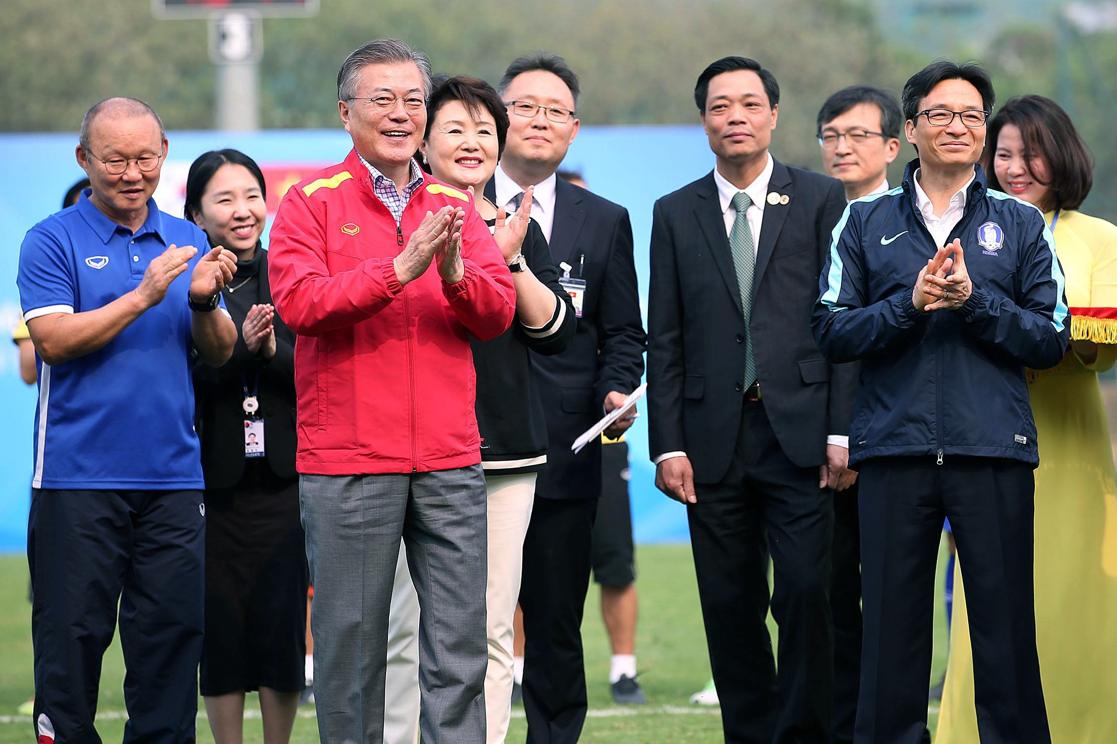 tong thong han quoc giao luu voi tuyen u23 anh 6