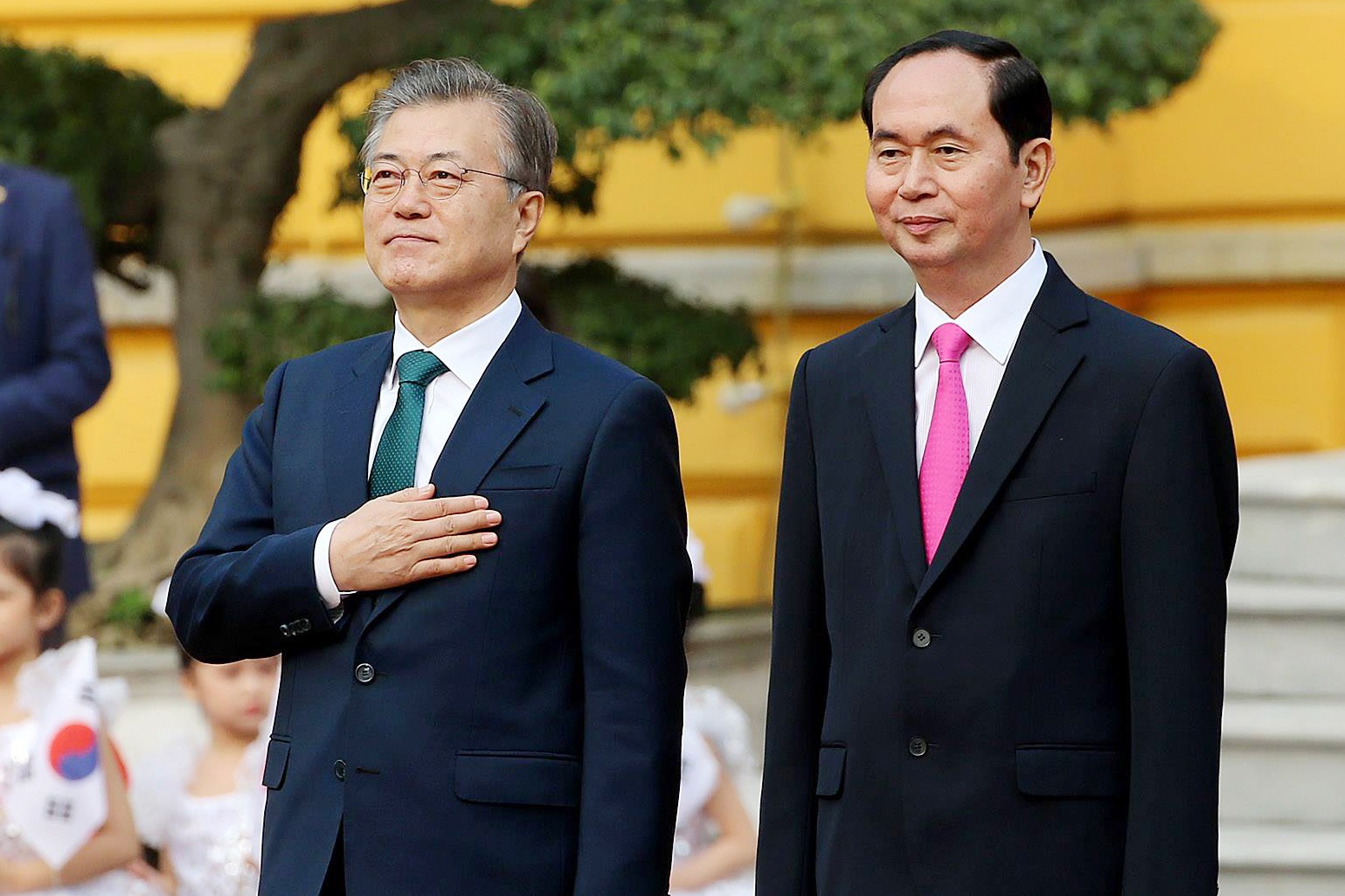 Chu tich nuoc Tran Dai Quang hoi dam voi TT Han Quoc Moon Jae In hinh anh